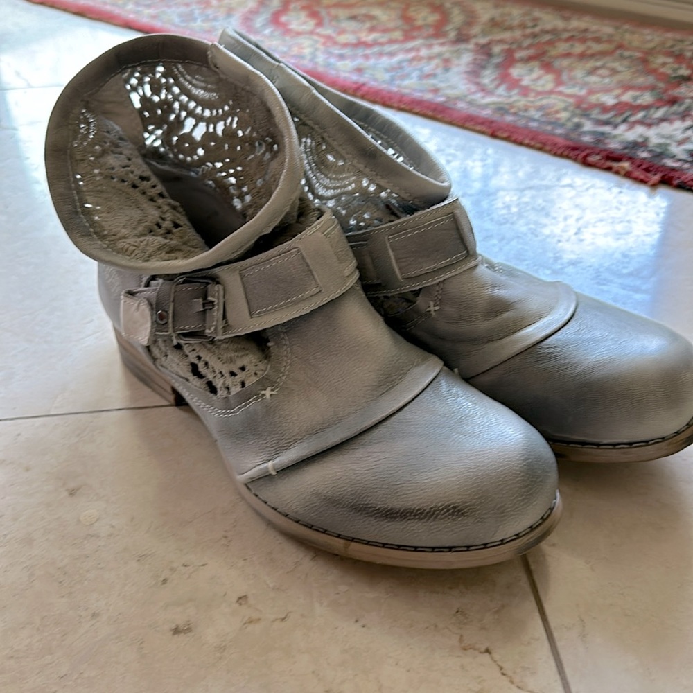 Vintage Bunker ankle boots light grey. Size 40.